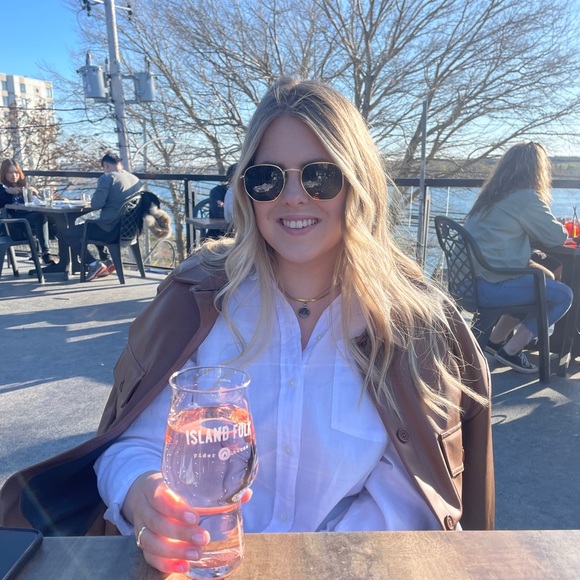 Meet your Posher, Maeridith - Picture 2 of 2